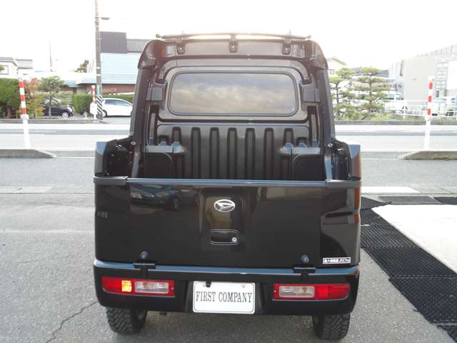 Daihatsu Hijet Deck Van 6