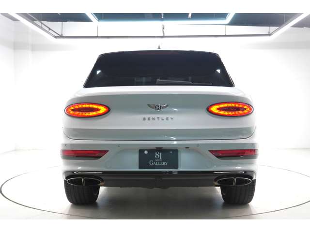 Bentley Bentayga 6