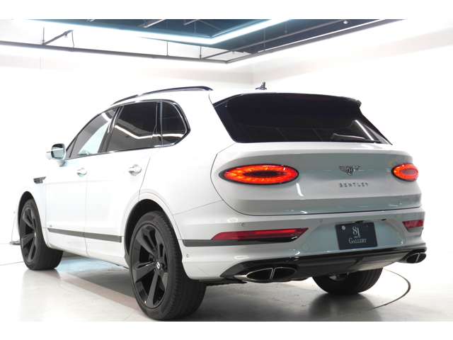 Bentley Bentayga 7