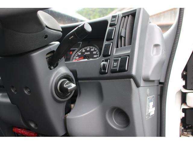 Isuzu Elf 7