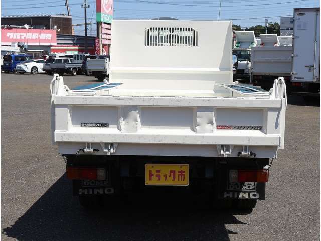 Hino Dutro 10