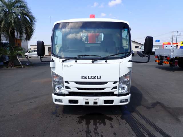 Isuzu Elf 4