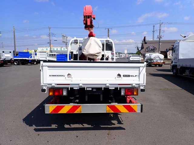 Isuzu Elf 8