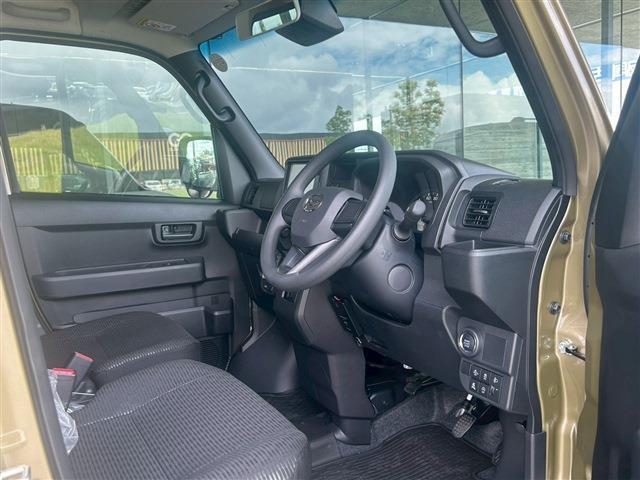Daihatsu Hijet Deck Van 12