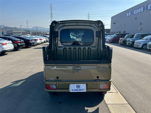 Daihatsu Hijet Deck Van 6