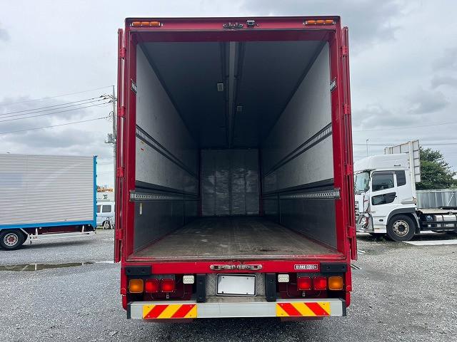 Mitsubishi Fuso Super Great 11