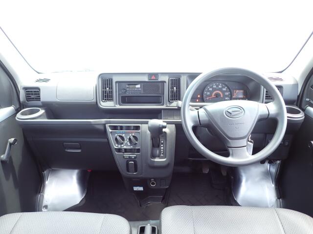 Daihatsu Hijet Cargo 5