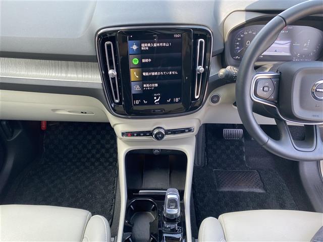 Volvo XC40 8