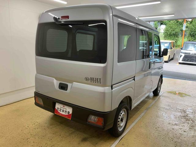 Daihatsu Hijet Cargo 4