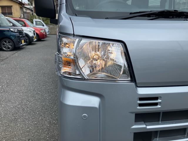 Daihatsu Hijet Cargo 11