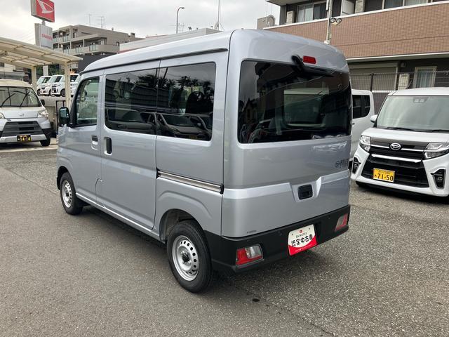 Daihatsu Hijet Cargo 3