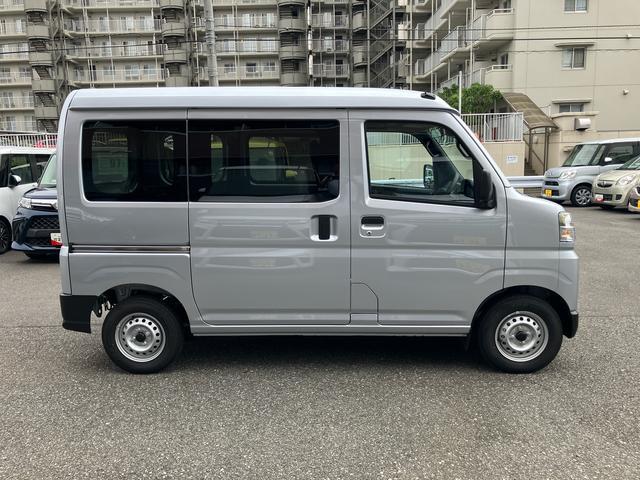 Daihatsu Hijet Cargo 6