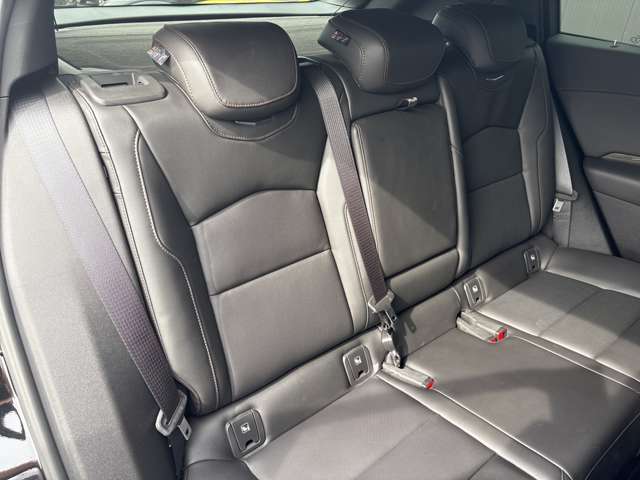Cadillac XT4 12