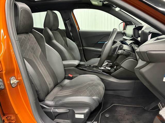 Peugeot SUV 2008 11