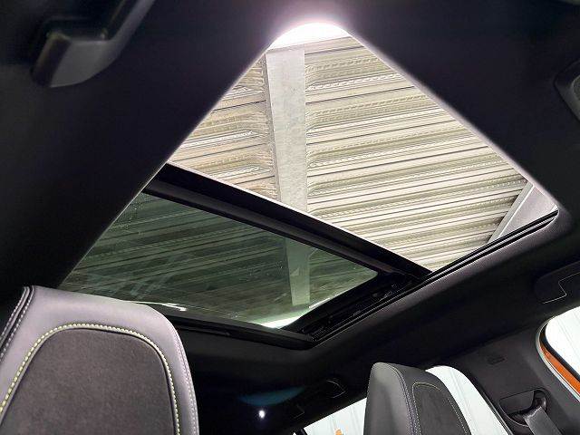 Peugeot SUV 2008 5