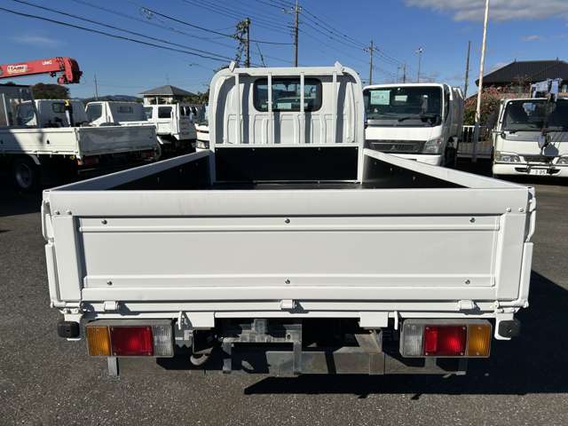 Isuzu Elf 6