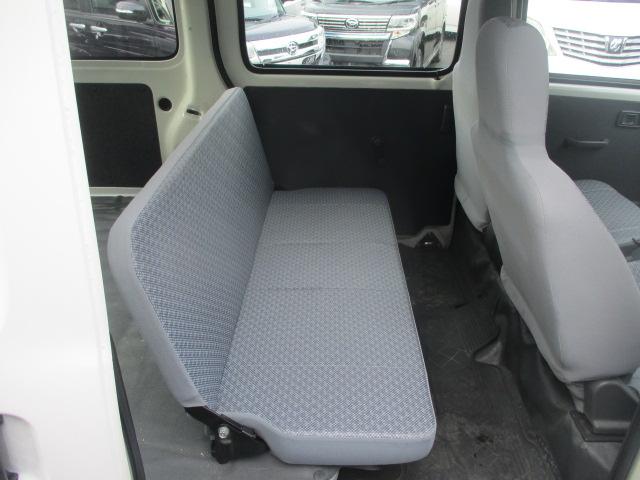 Daihatsu Hijet Cargo 11