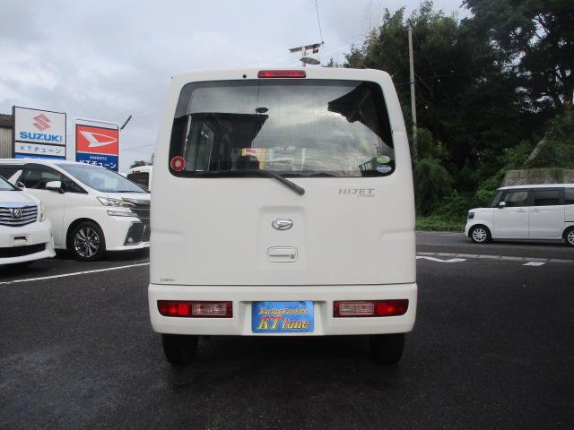 Daihatsu Hijet Cargo 5