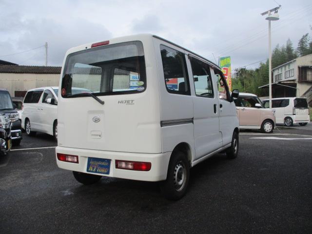 Daihatsu Hijet Cargo 6