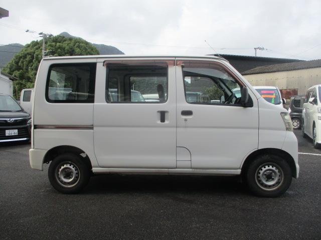 Daihatsu Hijet Cargo 7