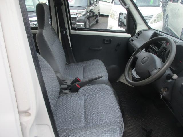 Daihatsu Hijet Cargo 10
