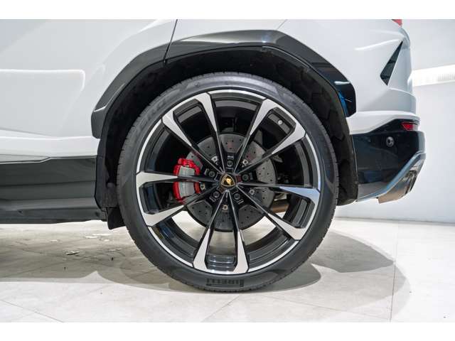 Lamborghini ウルス 12