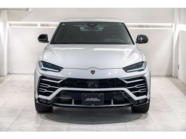 Lamborghini ウルス 3