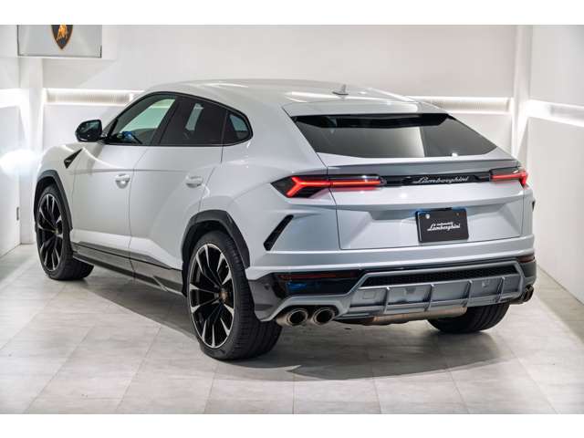 Lamborghini ウルス 5