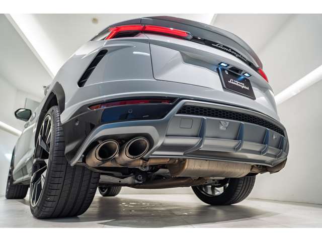 Lamborghini ウルス 8