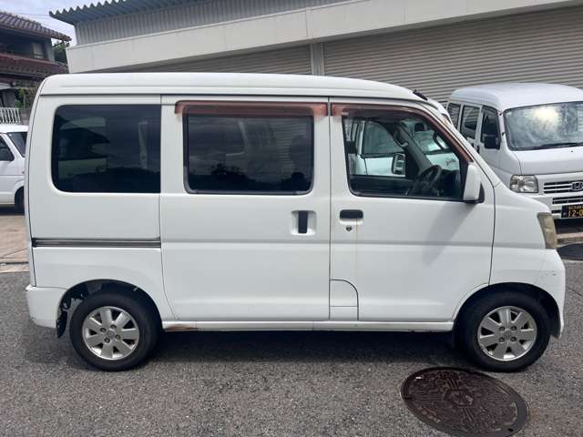 Daihatsu Hijet Cargo 3
