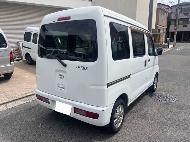 Daihatsu Hijet Cargo 4
