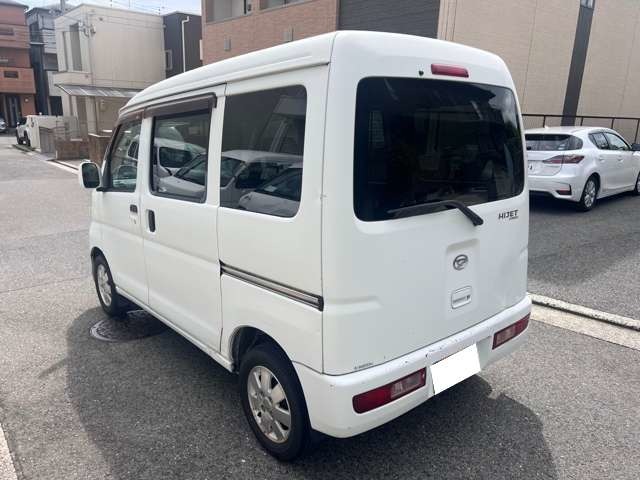 Daihatsu Hijet Cargo 6