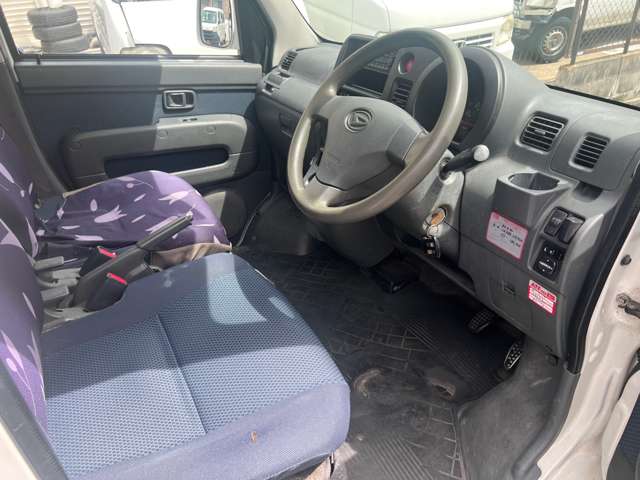 Daihatsu Hijet Cargo 10