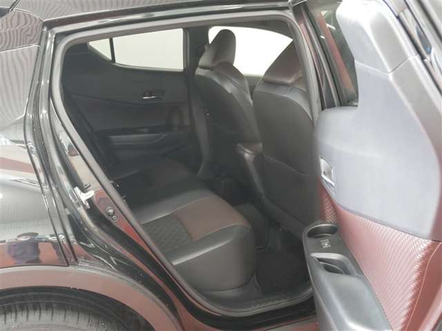 Toyota C-HR 6