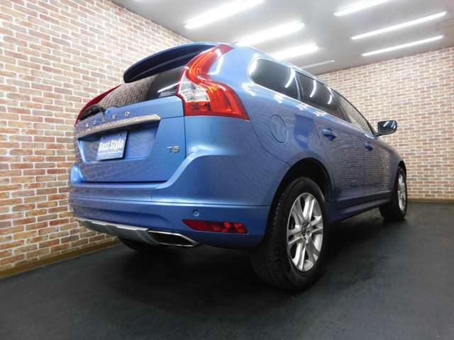 Volvo XC60 4