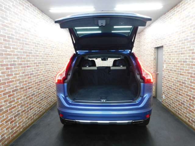 Volvo XC60 8