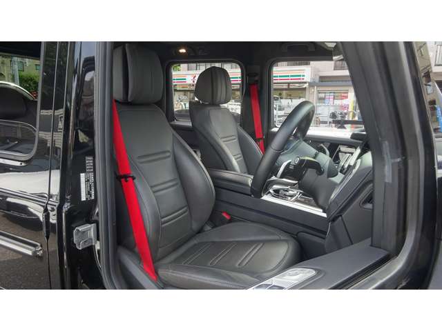 Mercedes-Benz G-Class 8