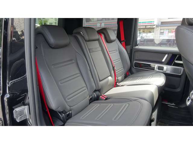 Mercedes-Benz G-Class 9