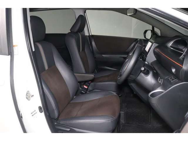 Toyota Sienta 12