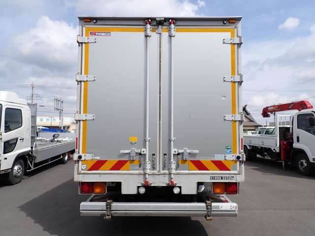 Mitsubishi Fuso Fighter 8