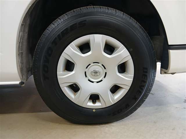 Toyota Hiace Van 6