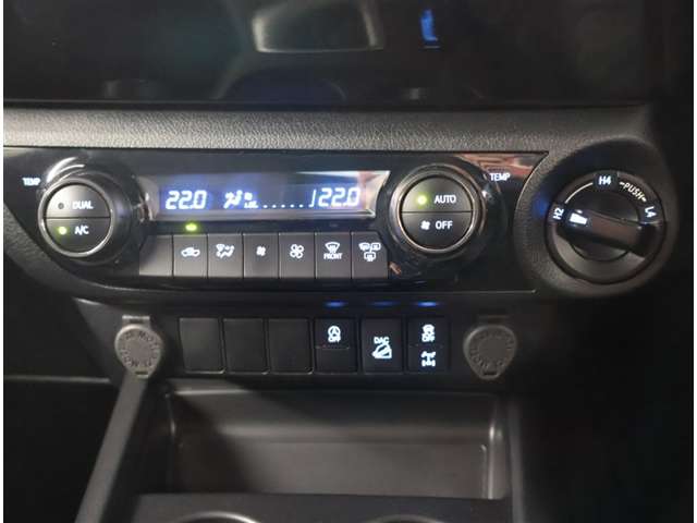 Toyota Hilux 11