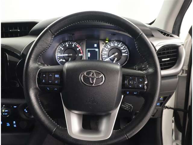 Toyota Hilux 6