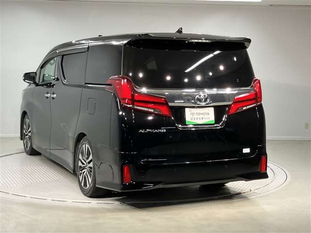 Toyota Alphard 12