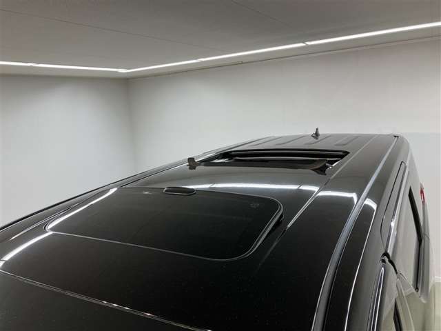 Toyota Alphard 4