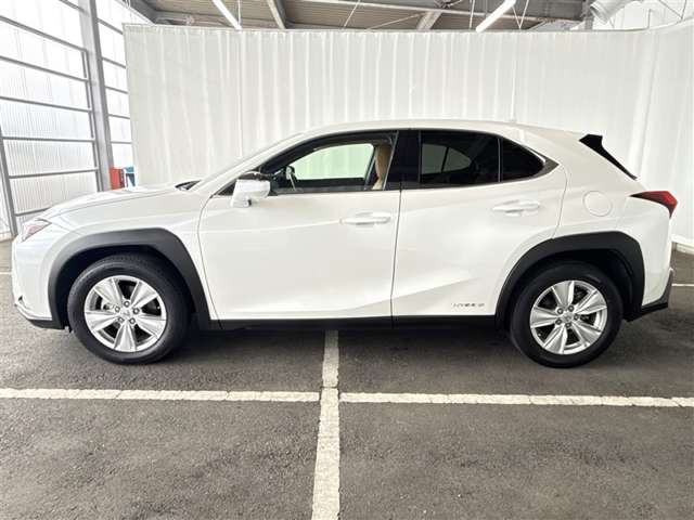 Lexus UX 7