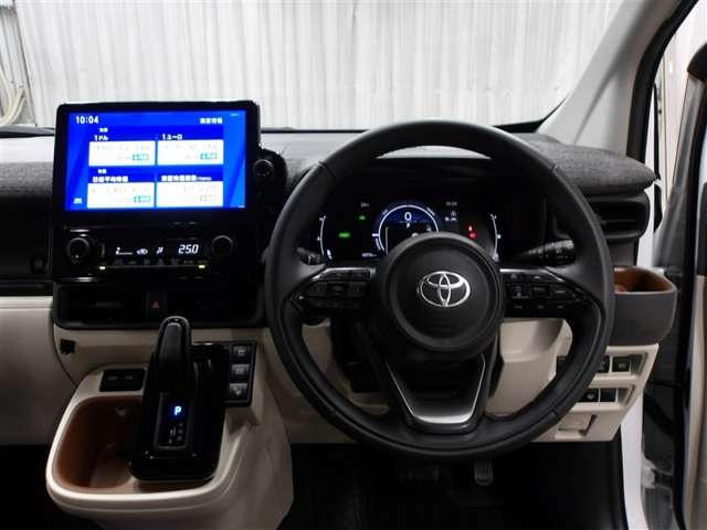 Toyota Sienta 4
