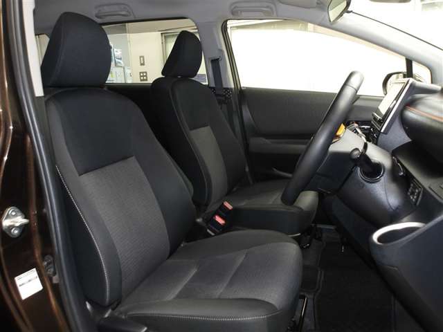 Toyota Sienta 12