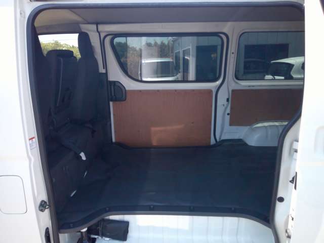 Toyota Hiace Van 12