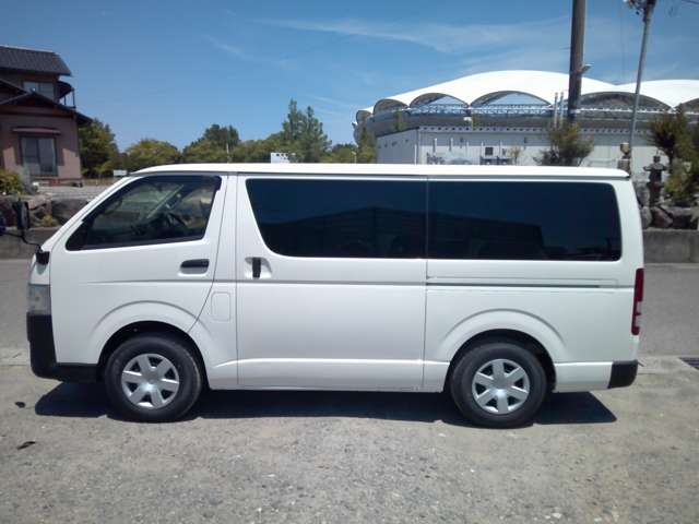Toyota Hiace Van 5